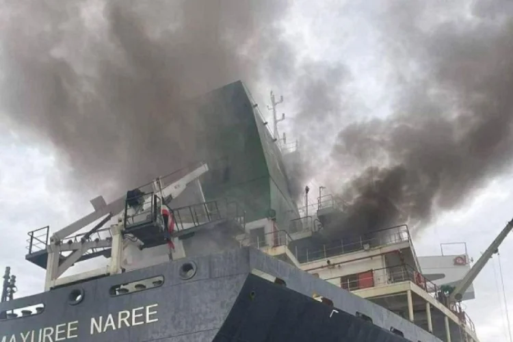 Ketegangan Selat Hormuz: Rudal Iran Hantam Dua Tanker UEA, Satu Awak Tewas