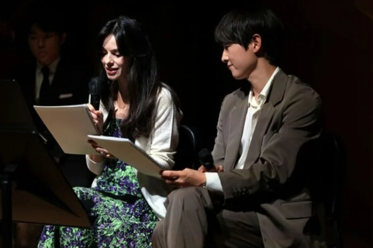 Aktor Song Joong Ki Dirumorkan Cerai dengan Istrinya Katy, Begini Faktanya