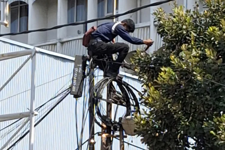 Bandung Kejar Kota Lebih Rapi, Penataan Kabel Udara Dipercepat hingga 85 Ruas Jalan