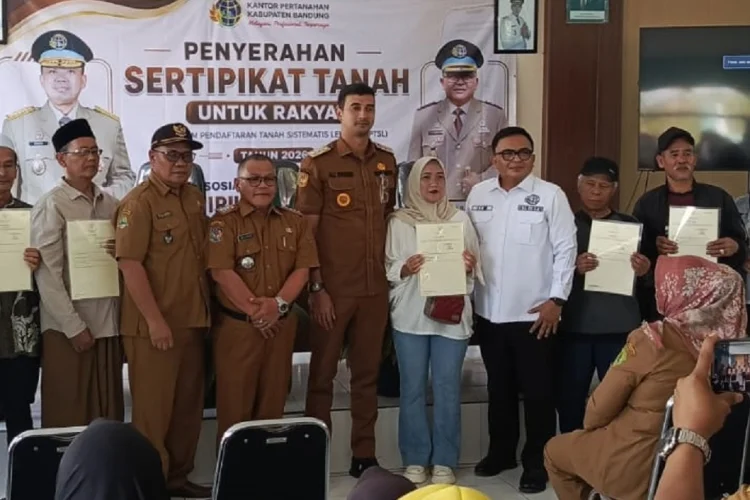Program PTSL 2026 Jangkau 11 Desa, BPN Kabupaten Bandung Serahkan 1.000 Sertifikat