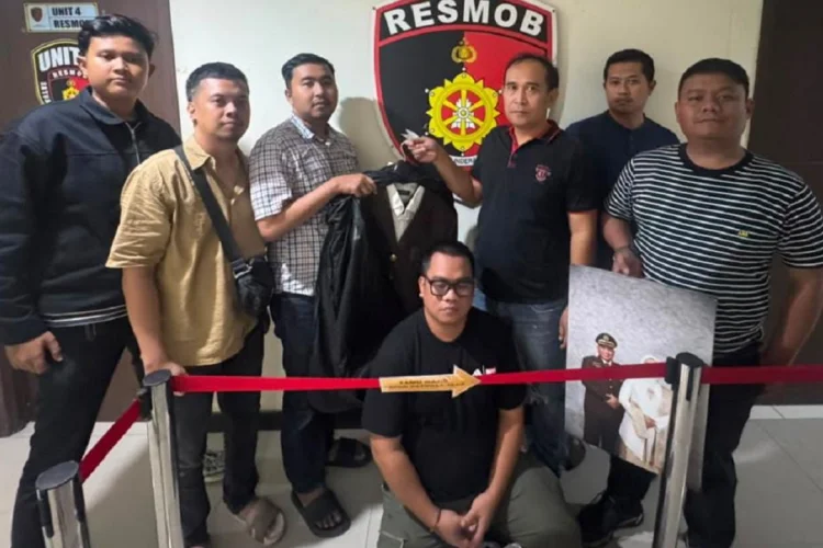 Irfan Iskandar Jaksa Gadungan yang Kelabui Wanita Dituntut 9 Tahun Bui