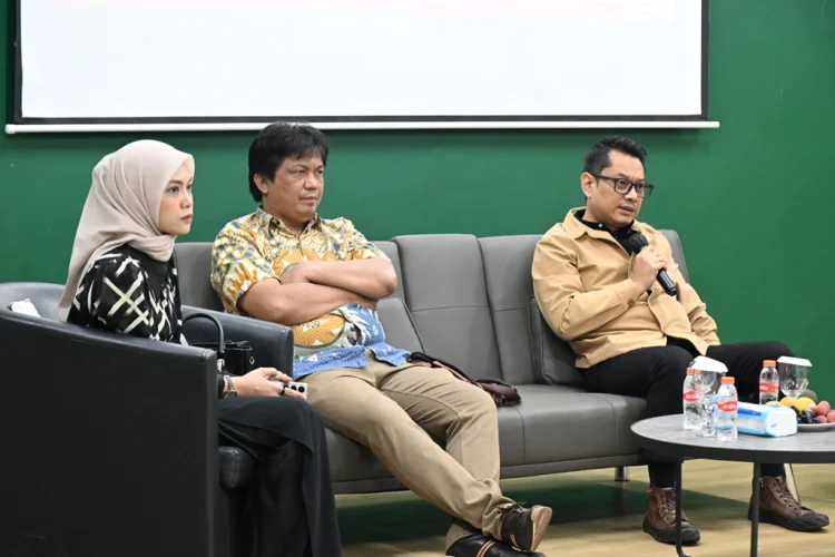 Merawat Alam lewat Suara Penyiaran