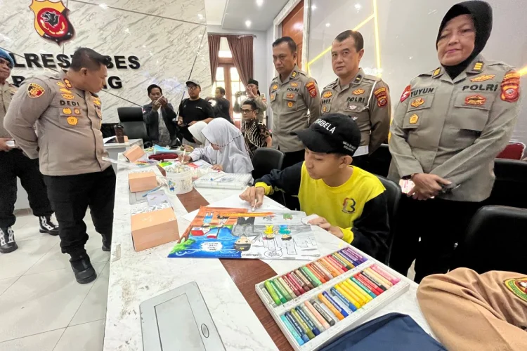 Wujudkan Ruang Inklusif, Polrestabes Bandung Beri Wadah Kreativitas Pelajar SLB
