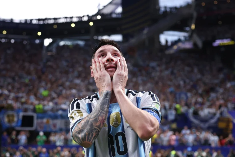 Jelang Final Piala Dunia, Penggemar Argentina Berebut Tiket Pesawat Menuju AS