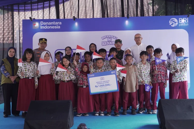 BRI Peduli 'Ini Sekolahku' Sentuh Dua Sekolah Dasar di Kota Bandung