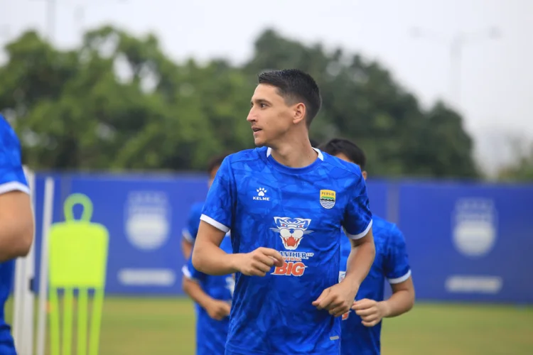 Jatuh Cinta dengan Bandung