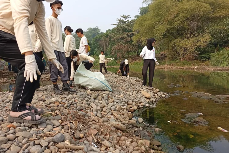Dari Ciliwung Tumbuh Harapan Generasi Baru