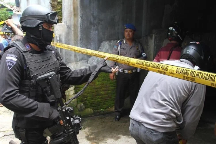 Densus 88 Tangkap Dua Terduga Teroris di Ciamis dan Lampung