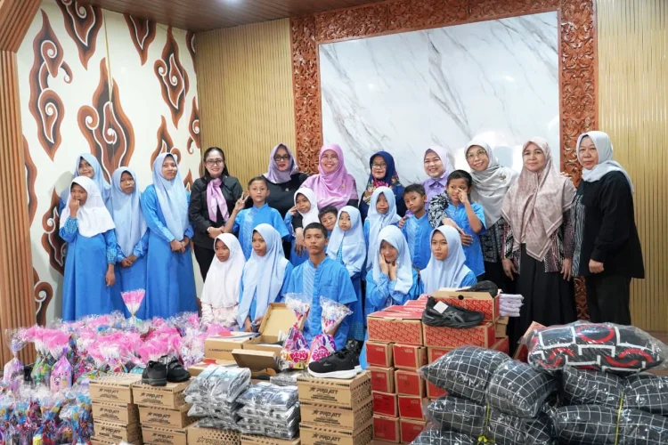 KPP DPRD Jabar Salurkan Bantuan untuk 100 Anak Binaan Griya Ramah Anak di Subang