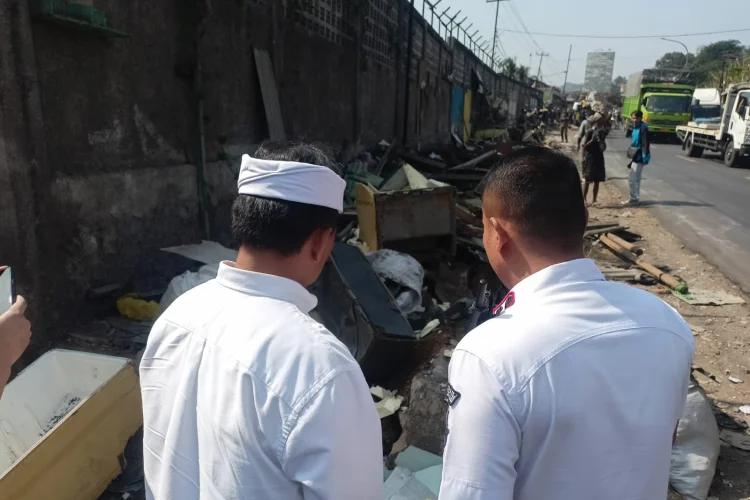 Pemprov Jabar Beri Santunan kepada 16 Warga Terdampak Penertiban di Tagogapu