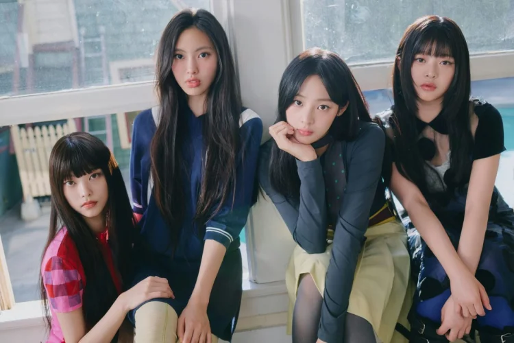Kejutkan Penggemar, NewJeans Resmi Comeback dengan 4 Member Tanpa Danielle