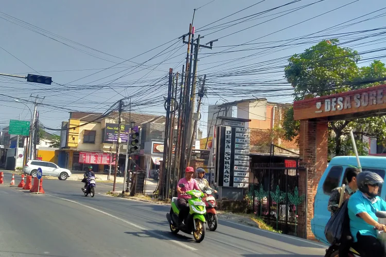 Kabel Internet Semrawut di Kabupaten Bandung, DPRD Desak Pemkab Bertindak