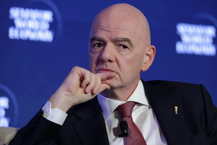 Desakan Infantino Mundur Semakin Deras