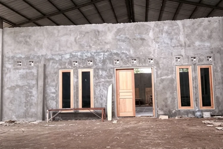 Aset Negara Eks Rumah Dinas Puskesmas Diduga Dijadikan Indekos di Cirebon