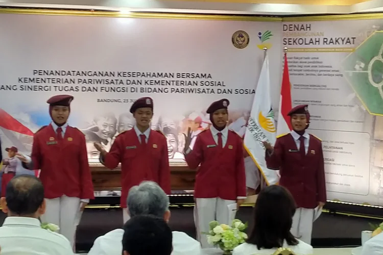 Membungkam Keterbatasan, Kisah 4 Remaja Dayeuhkolot Mengguncang Panggung Menteri
