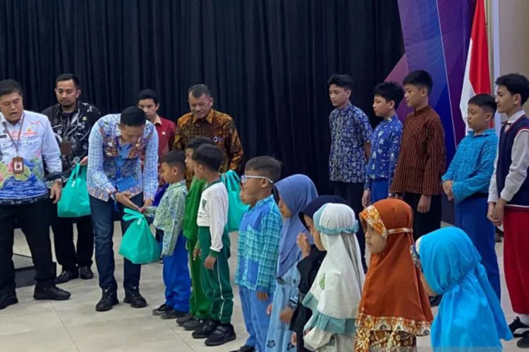 Seragam Gratis Pelajar Prasejahtera