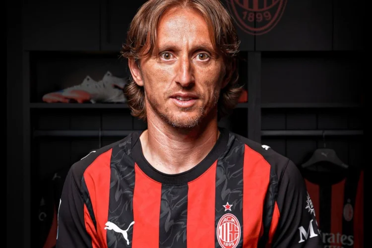 Luka Modric Kembali Dikontrak AC Milan Hingga 2027