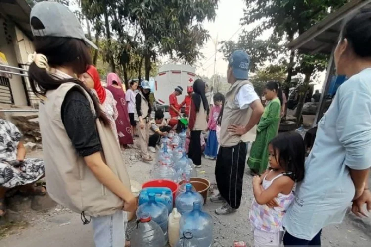 Permintaan Air Bersih Meningkat, PMI Cianjur Salurkan 10 Ribu Liter Air Per Hari