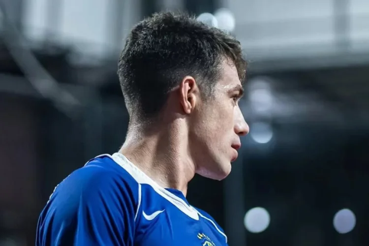 Debut Peralta Masih Tunggu Waktu