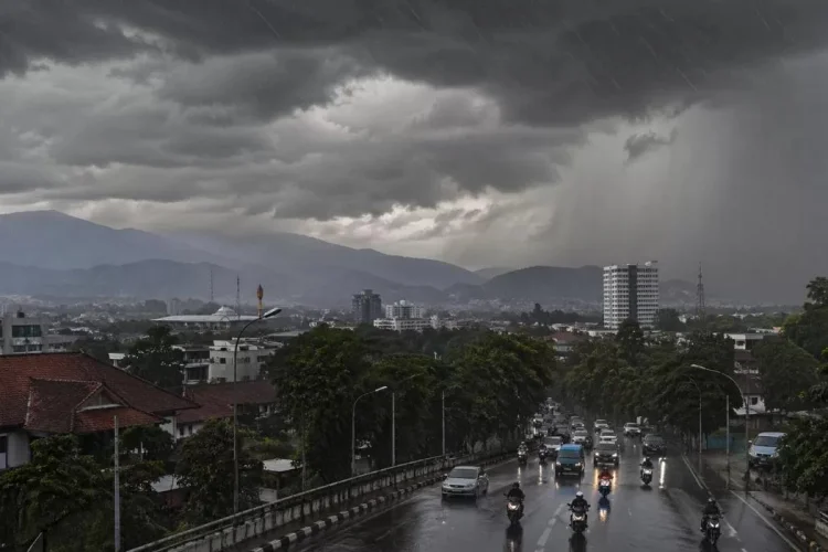 BMKG: Cuaca Hari Ini Didominasi Awan Tebal, Sulsel Waspada Hujan Sangat Lebat