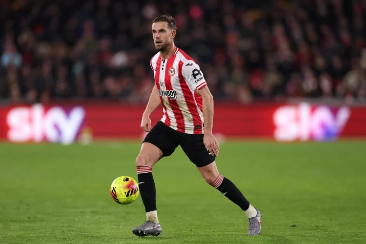 Chelsea Incar Danny Welbeck dan Jordan Henderson, Xabi Alonso Cari Senior Berkelas