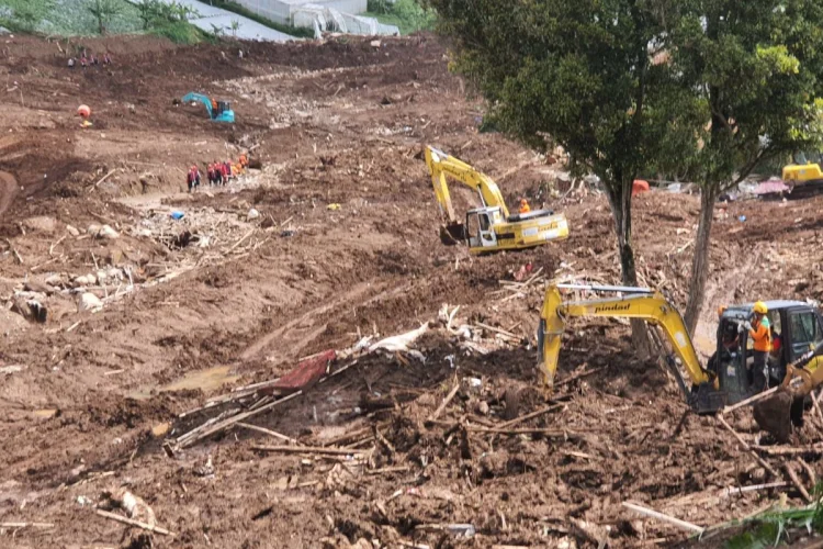 Dua Bulan Pengerjaan, Pemulihan Pascalongsor Pasirlangu Belum Tuntas