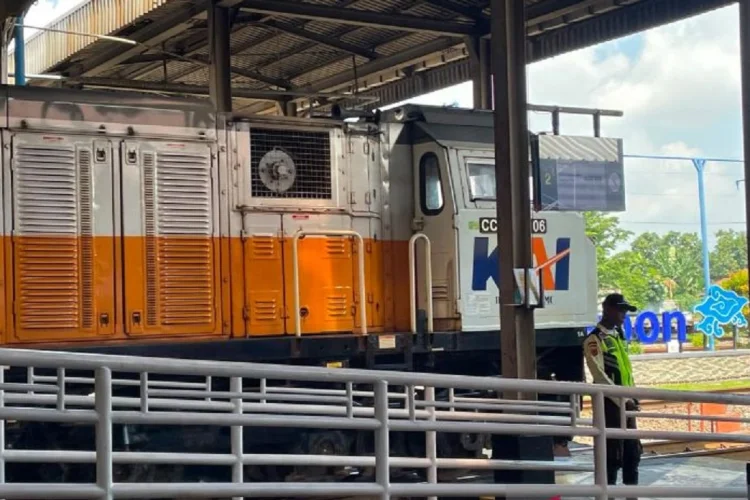 Hemat Energi, Daop 3 Cirebon Optimalkan Pemanfataan PLTS di Tiga Stasiun