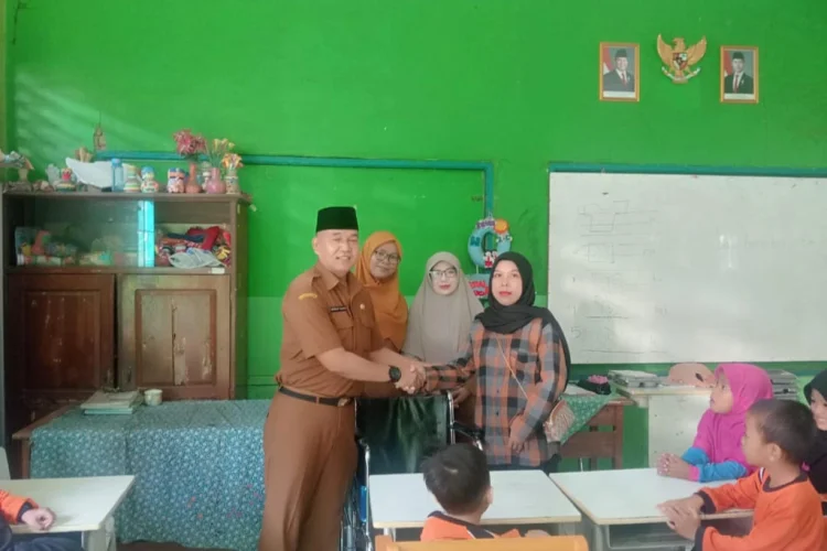 Malik dan Kursi Roda yang Menjaga Cita-cita