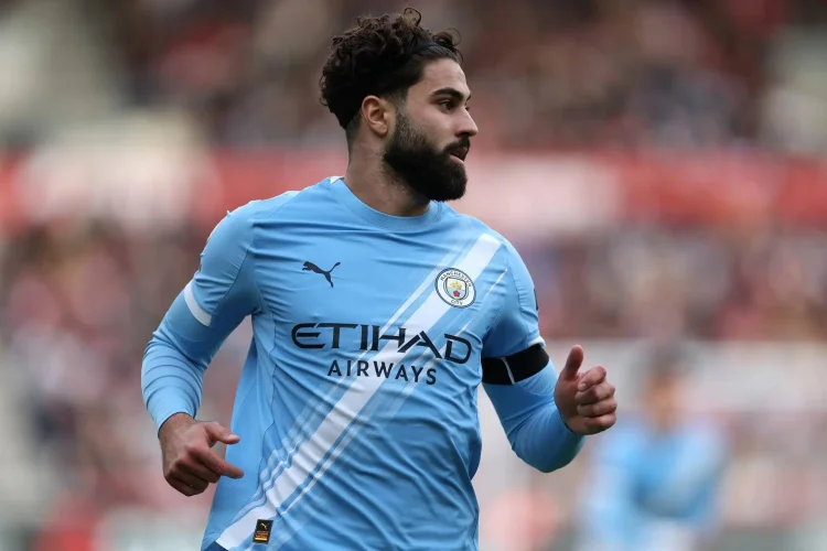 Josko Gvardiol Bertahan di Etihad