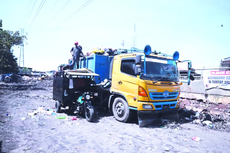 Mencari Akhir Perjalanan Ribuan Ton Sampah