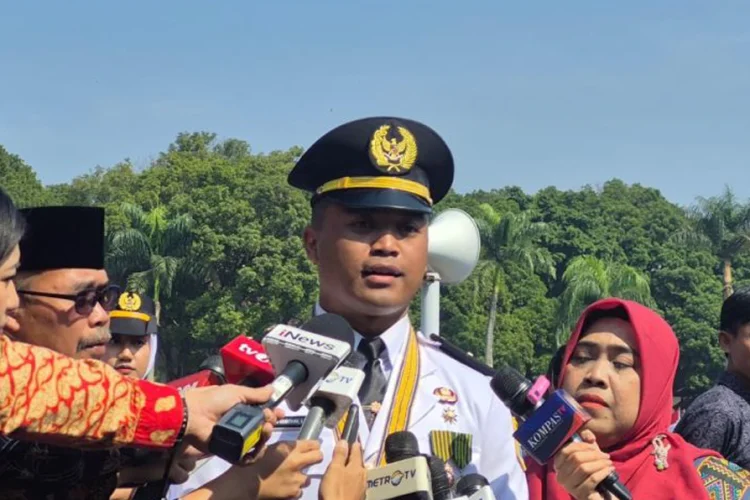 Dari Batu Bata Menuju Pengabdian Negeri