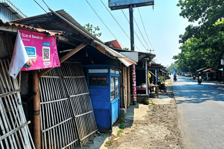 Ratusan Bangunan di Sempadan Sungai Cirebon Segera Ditertibkan