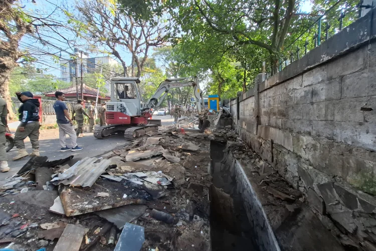 Mengurai Semrawut Ruang Kota: Trotoar Lega Drainase Terjaga