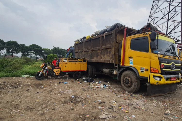 Menjemput Harapan di Ujung Sampah