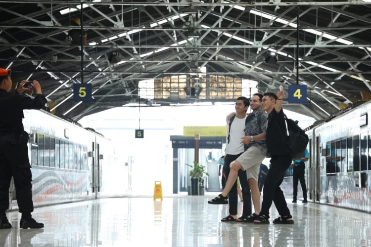 Semester I 2026, 37.367 Turis Asing Pilih Gunakan KA untuk Travelling di Jabar