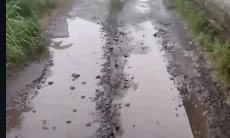 Akses Sekolah Terganggu, Jalan Penghubung di Ciranjang Cianjur Rusak Parah