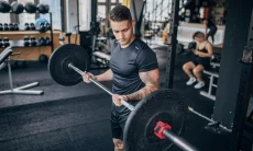 Bulking dan Cutting Efektif Bentuk Otot? Ahli Ungkap Risiko dan Alternatif Aman