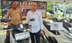 Kejari Karawang Lelang Sejumlah Barang Rampasan Negara Senilai Miliaran Rupiah
