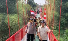 Kodim 0604 Karawang Bangun Jembatan Bantu Ratusan Warga Yang Terisolir