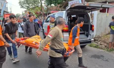 Mayat Pria Lansia Tanpa Identitas Ditemukan Membusuk di Sungai Ciloseh Tasikmalaya