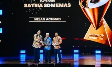 Usia Senja Ilmu Menyala
