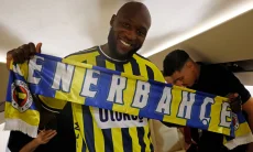 Lukaku Resmi Berseragam Fenerbache