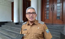 Warga Kota Bandung “Mendadak Kaya” di Data Desil, Farhan Khawatir Bansos Berkurang