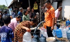 Kekeringan Melanda, BPBD Cirebon Salurkan 24.000 Liter Air Bersih