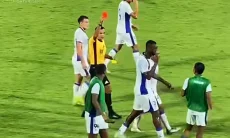 Ini Alasan Gabriel Mutombo Diganjar Kartu Merah Usai Cetak Gol Penentu Persib vs Bali