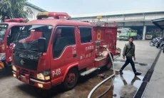 Empat Jam  Menaklukkan Api