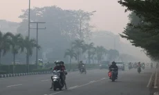 21 Penerbangan di Bandara Supardio Terdampak Asap Karhutla