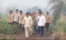 Kunjungan Presiden Prabowo Cek Karhutla di Kalbar Tuai Kritik Warganet