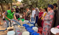 Kekeringan Karawang Meluas, Pupuk Kujang Kirim 32 Ribu Liter Air Bersih