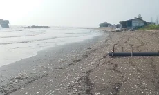 Warga Kaget Bocoran Minyak Sepanjang Pantai, Diduga Bocoran Minyak Proyek Pertamina